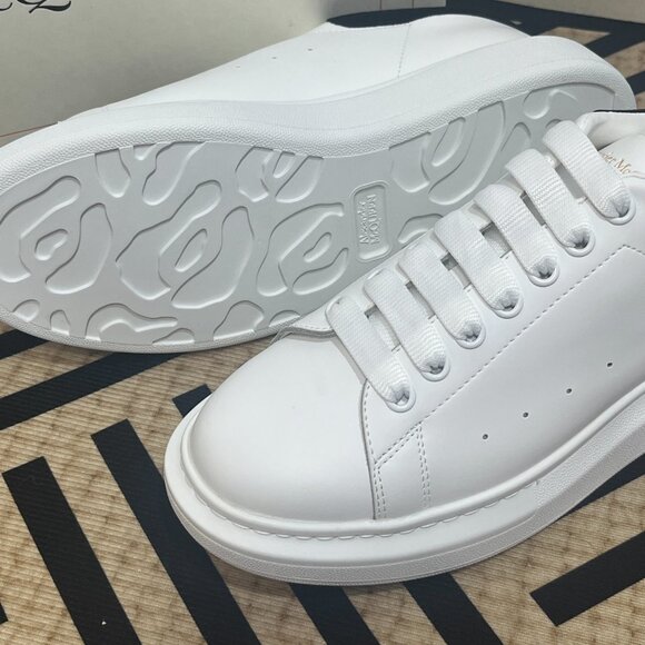 Alexander MaQueen 💕💕Men’s Running Shoes - Picture 4 of 7